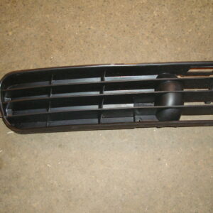 C4 90-94 Reste bamperī labā bez migl - Audi 100